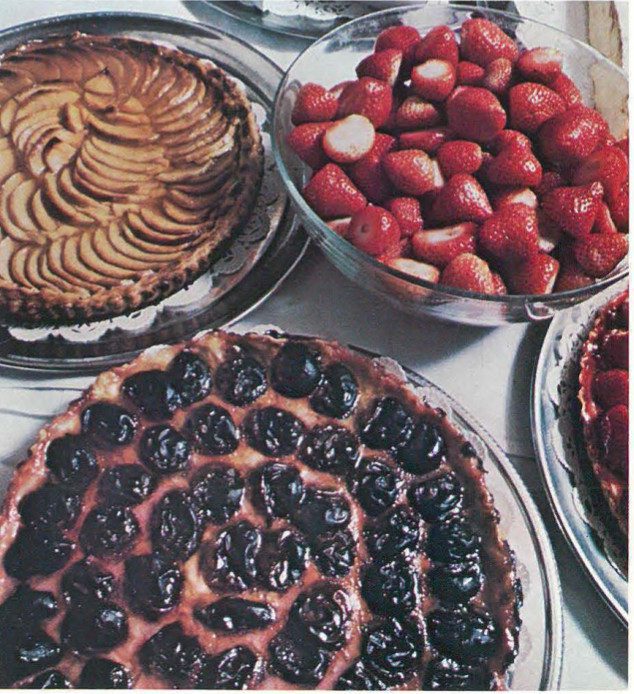 Dessert selections at René Pujol Restaurant Français.