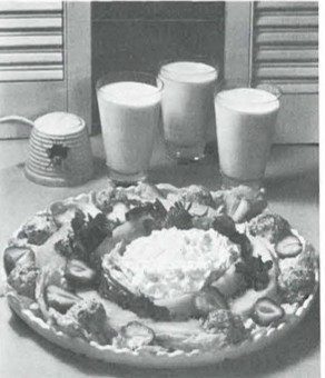 Jogurt Drinks and Fruit Platter